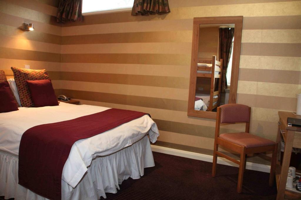 The Dog & Partridge Country Inn Ashbourne  Room photo